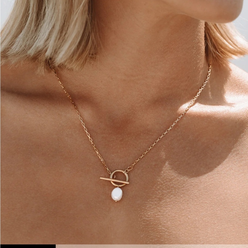 NWT Atolea gold pearl necklace